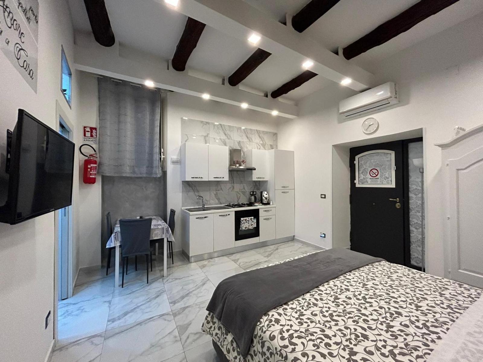 Casa Tolentino Al Centro Di Napoli Βίλα Εξωτερικό φωτογραφία