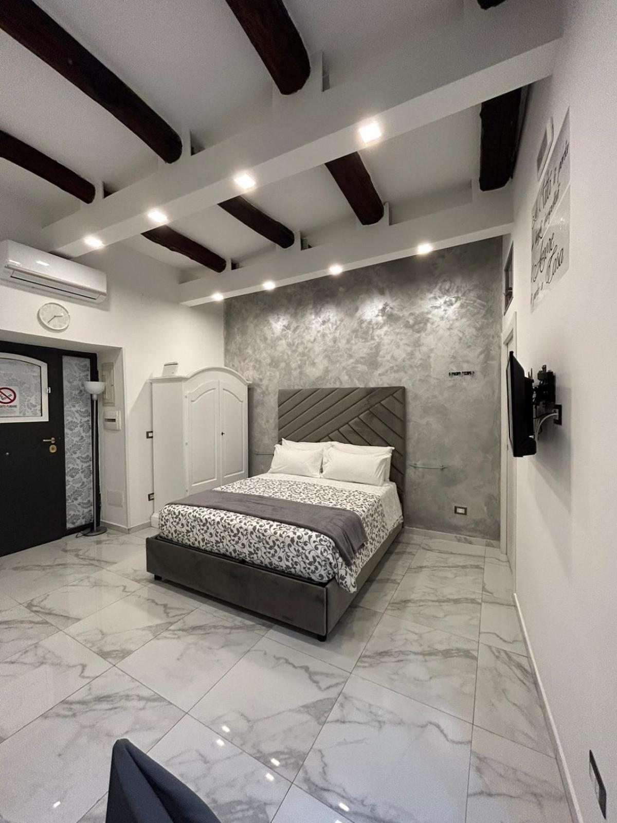Casa Tolentino Al Centro Di Napoli Βίλα Εξωτερικό φωτογραφία